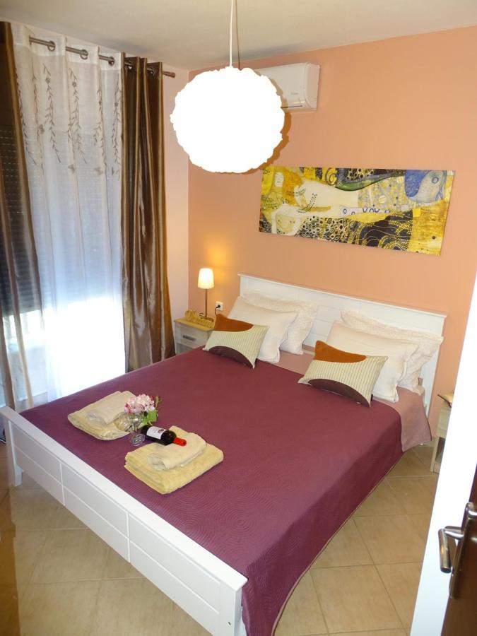 Bella Casa Lejlighed Néa Péramos Eksteriør billede